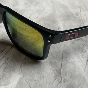 New Black Sunglasses Purple Logo